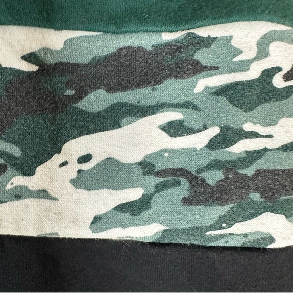 The Children's Place Green/Black/White Camo Sweater Matching Set 2T (Boy) - Picture 7 of 16